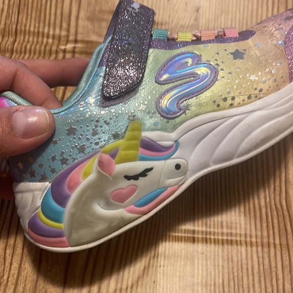 Girls Light Up “Unicorn Dream” Skechers - Picture 7 of 8